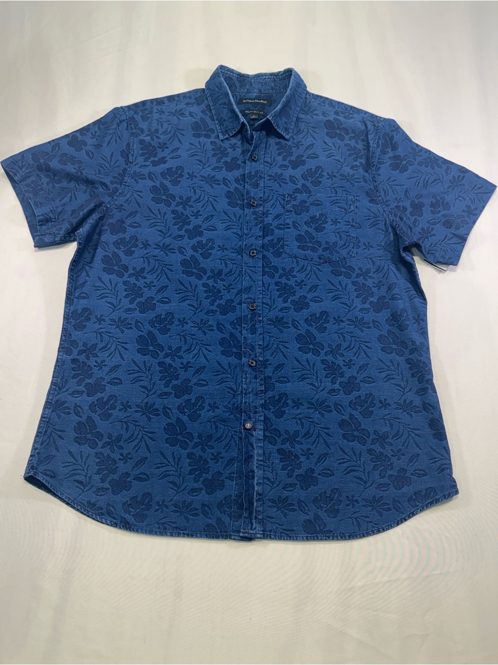 Banana Republic Blue Floral Short-Sleeve Button-Down Shirt